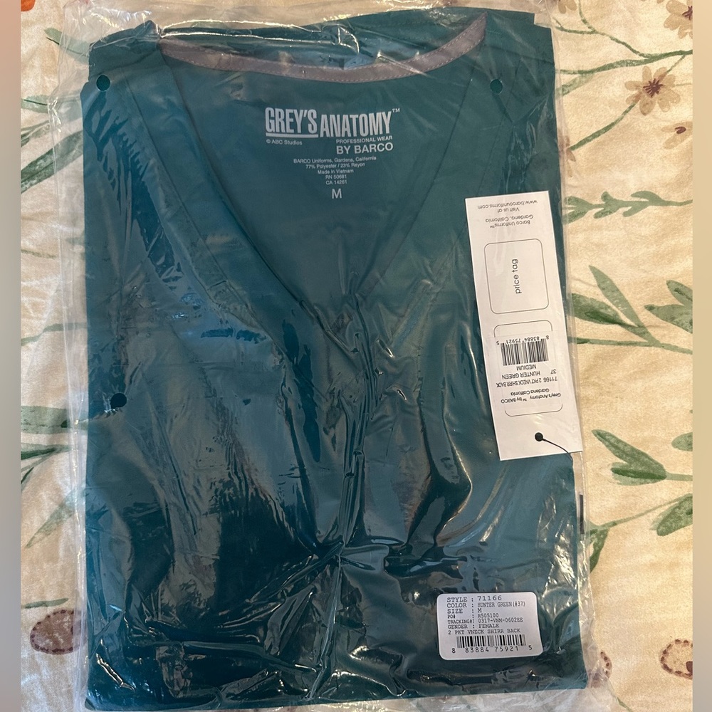 Medium, hunter green, Grey’s Anatomy Scrubs